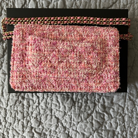 Chanel Classic Wallet on Chain - Picture 4 of 5